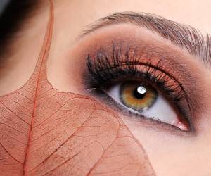 کاشت مژه