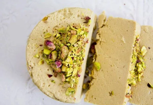 حلوا ارده معروفترین خوراکی در خوزستان حلوا ارده