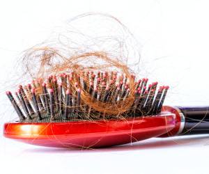 تمیز کردن برس مو