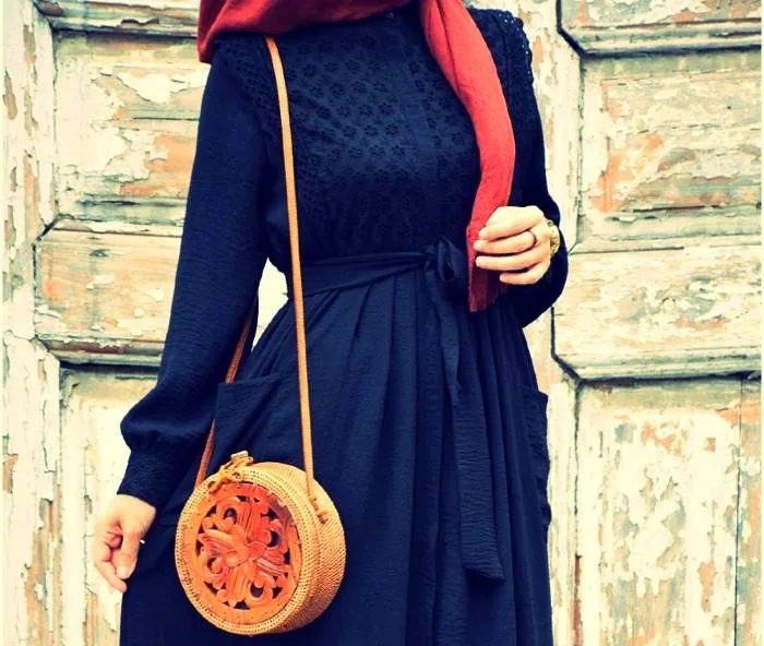 مانتویی که لاغر نشان می دهد مانتو رنگ تیره