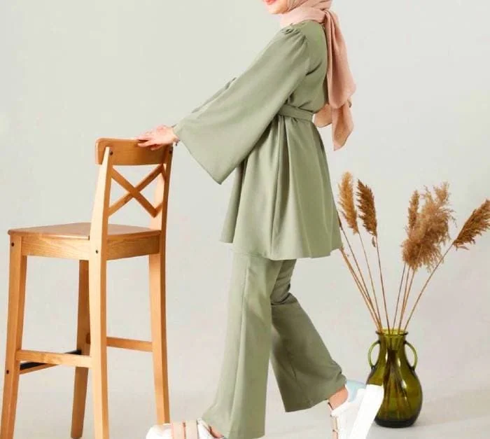 راهنمای خرید مانتو برای افراد چاق مانتو یک رنگ