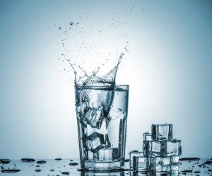 عوارض آب یخ