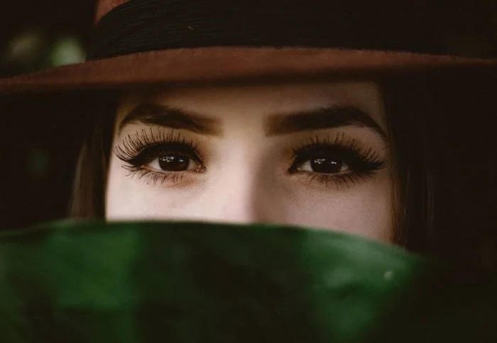 برای داشتن مژه های بلند و پرپشت چه کنیم راز مژه های بلند و پرپشت