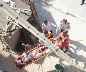 سقوط کارگر از ساختمان
