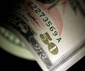 کاهش قمت دلار