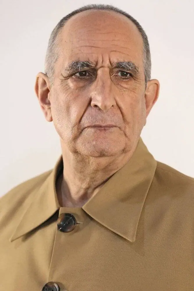 فرهاد آئیش