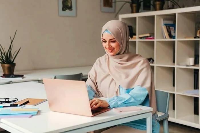 وبلاگ نویسی یکی از شغلهای پر درآمد بانوان وبلاگ نویسی