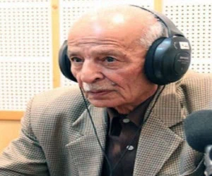 گوینده پیشکسوت