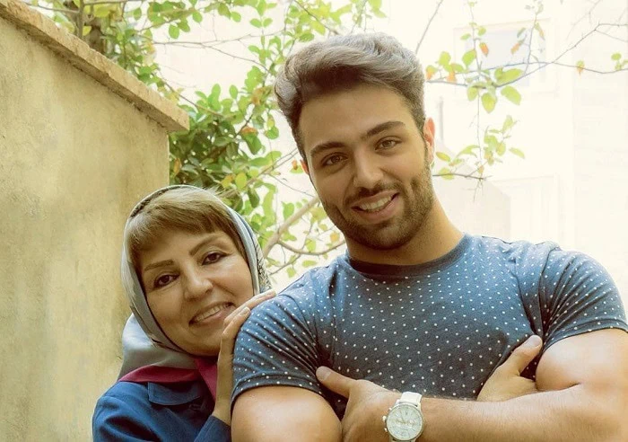 ارمیا قاسمی و مادرش