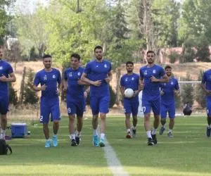 بازیکن استقلال