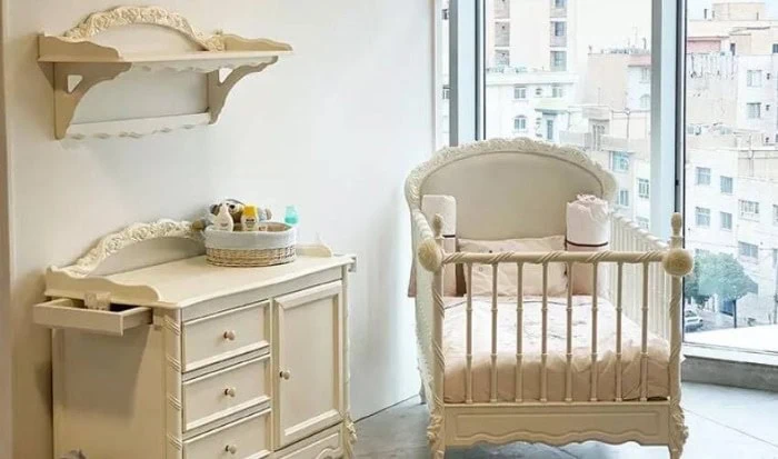سرویس خواب نوزاد رو به منظره شهر