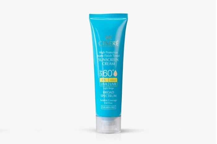 ضدآفتاب بی‌رنگ SPF 60 سینره فاقد چربی بوده و برای مصرف پوست‌ چرب طراحی شده است.