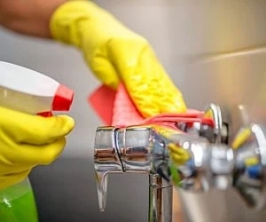 تمیز کردن حمام