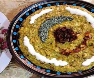 نوعی آش از غذای محلی ناریجه