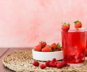 شربت توت فرنگی