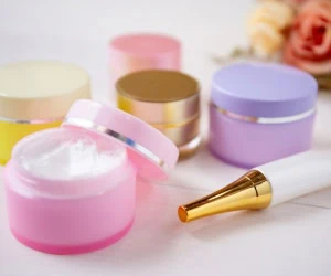 کرم آرایشی درمانی