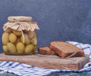  طرز تهیه ترشی چغاله بادام خوشمزه مجلسی 
