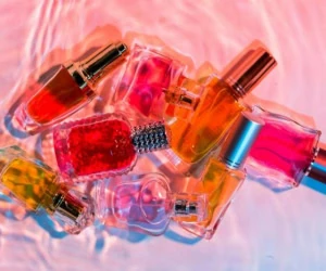رنگ شیشه های عطر و ادکلن