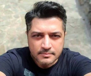 پندار اکبری