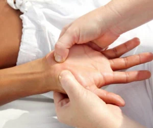 تفاوت بین ماساژ دستی و ماساژ با دستگاه