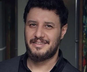 جواد عزتی