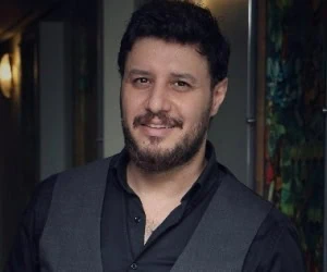 جواد عزتی