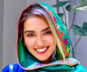 مونا کرمی