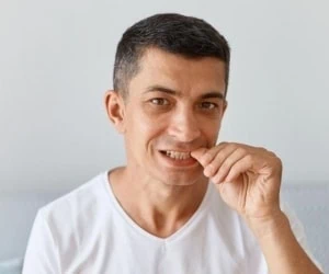 جویدن ناخن
