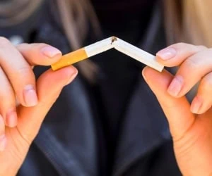  بهترین نحوه برخورد با همسر سیگاری + راه حل 