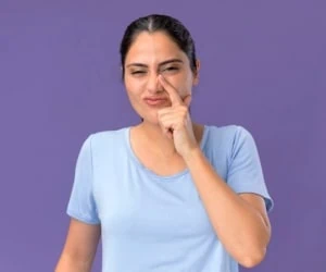 جوش داخل بینی