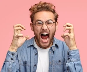 عوارض فریاد زدن
