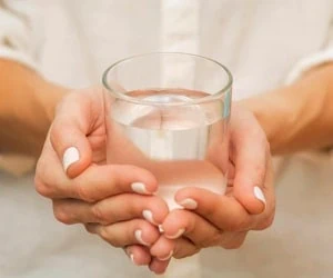 کم آب خوردن