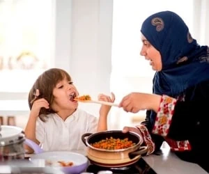  غذا خوردن در مدرسه