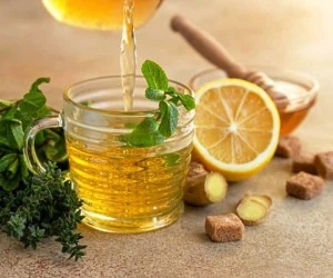 چای لیمو داغ با زنجبیل و نعنا