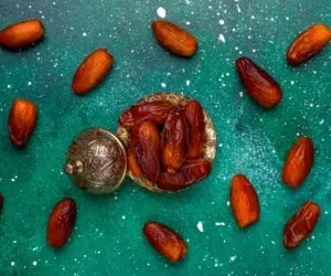 چای با خرما