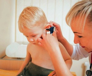 عت و درمان گوش درد کودک