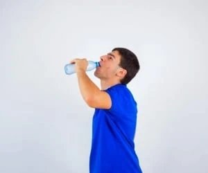 نوشیدن آب