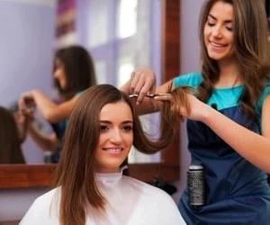 آرایشگر مو