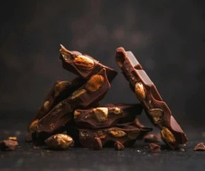 خوردن شکلات