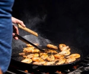 سرخ کردن مواد غذایی