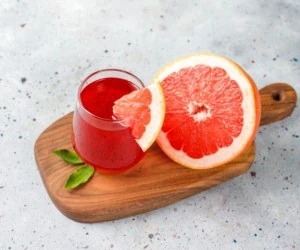 شربتی از انار و گریپفروت