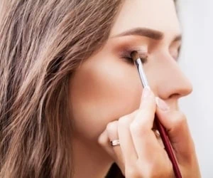 آرایش کردن