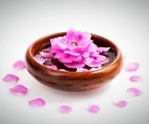 خواص آب گل رز