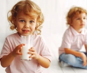 شیر گاو برای کودک