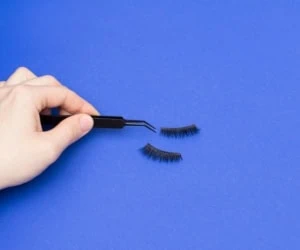 گذاشتن مژه مصنوعی