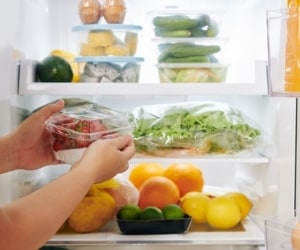 نگهداری مواد غذایی در یخچال