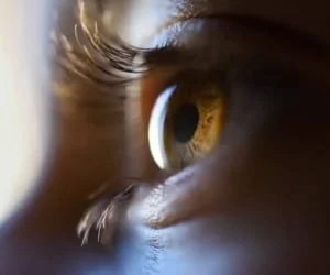 مژه بلند