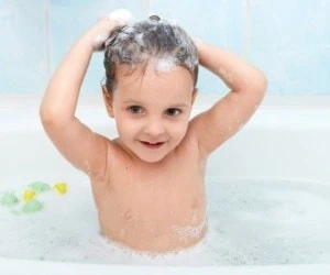 حمام کردن کودکان