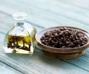 خواص روغن میخک