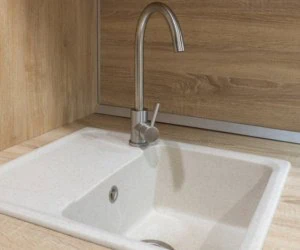 تمیز کردن سینک آشپزخانه